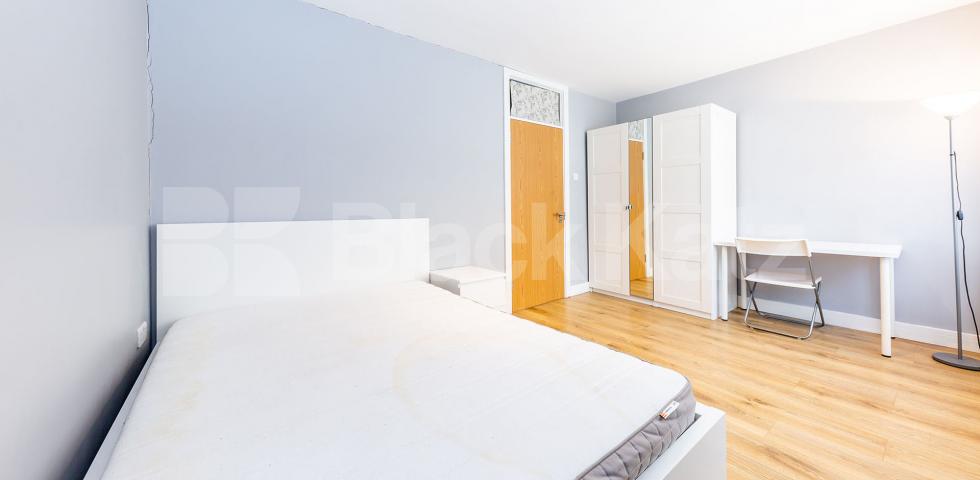 			NEW INSTRUCTION - ZONE1! , 4 Bedroom, 1 bath, 1 reception Flat			 Stanhope Street, EUSTON-CAMDEN